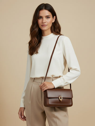 Sac bandoulière structuré à rabat et boucle